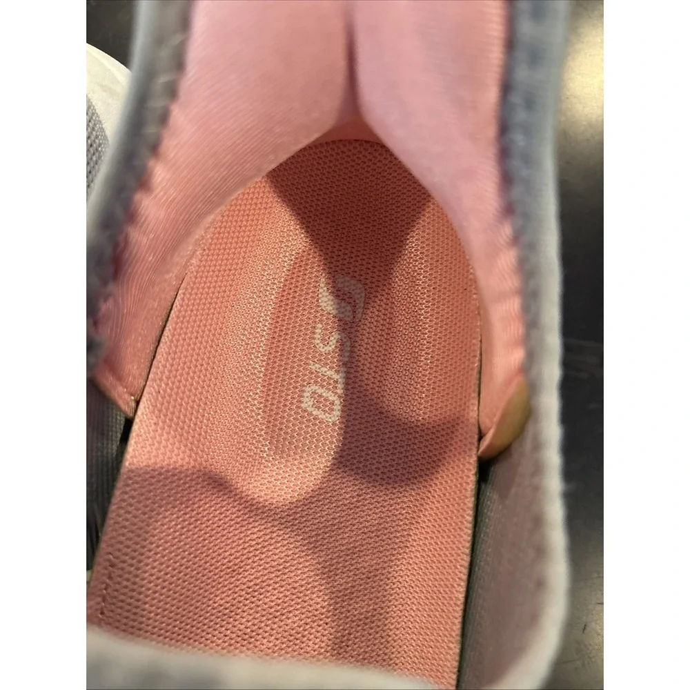 STQ Slip-on Women's Sz 8.5 Walking Shoes w/ Arch Support Memory Foam Gray/Pink